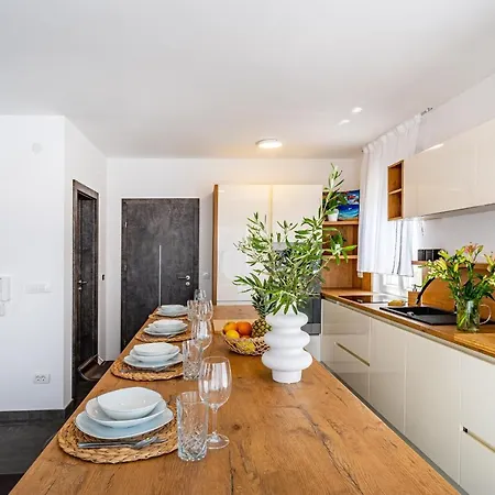 With A Parking Space Okrug Gornji, Ciovo - 21440 Apartment *